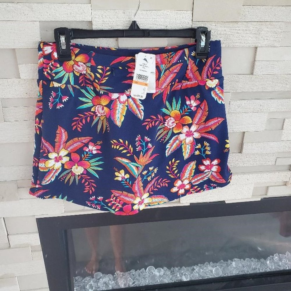 NEW WITH TAGS Tommy Bahama skorts